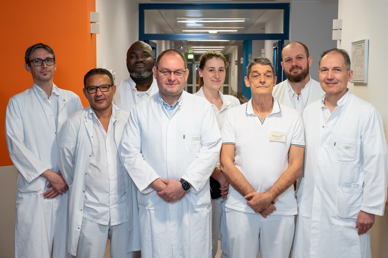 Team der Klinik für Allgemein-, Viszeral- und Tumorchirurgie am AMEOS Klinikum Aschersleben