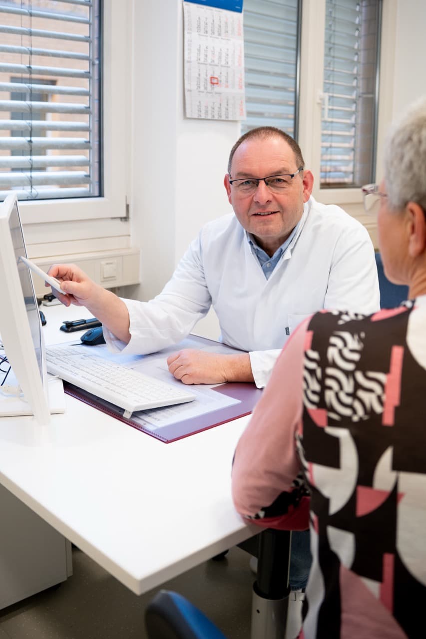Ärztliches Beratungsgespräch in der Klinik für Allgemein-, Viszeral- und Tumorchirurgie
